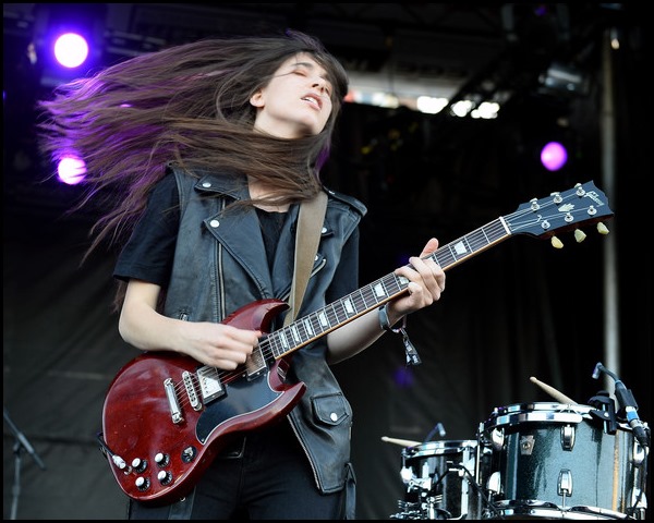 Danielle Haim Life Beautiful Festival Day PgylhFaIkIBl